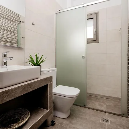 Casa Lydia - With Private Pool, By Zantewize וילה Plános