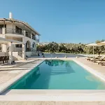 Casa Lydia - With Private Pool, By Zantewize ヴィラ *