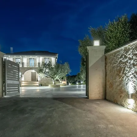 Casa Lydia - With Private Pool, By Zantewize *